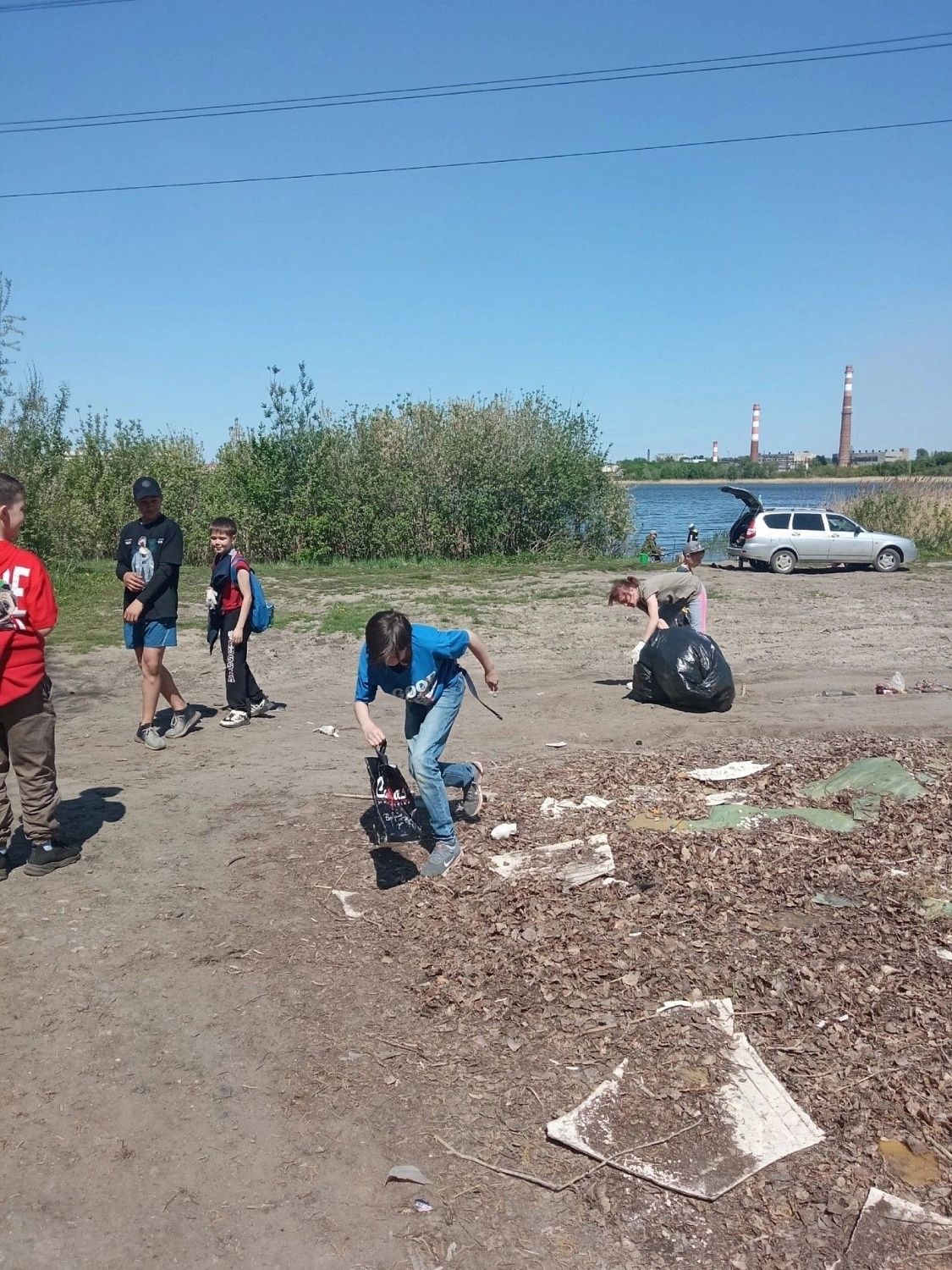 МВС Омской области провели в мае несколько акций по уборке берегов водных объектов